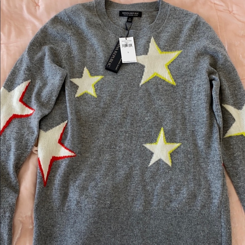 Grey sweater with white stars